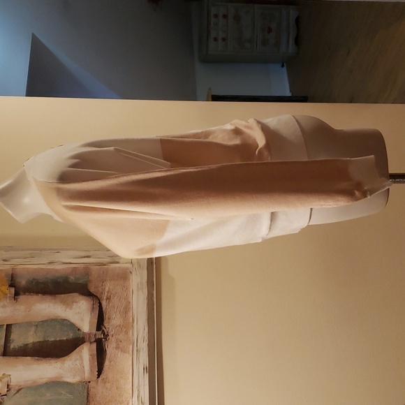 Chelsea & Theodore Sweater - Picture 5 of 10